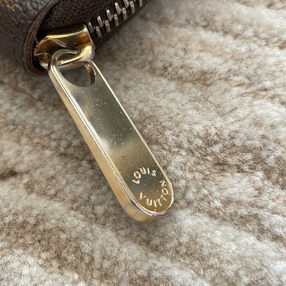 AUTHENTIC Louis Vuitton Monogram Zippy Wallet - Picture 3 of 6